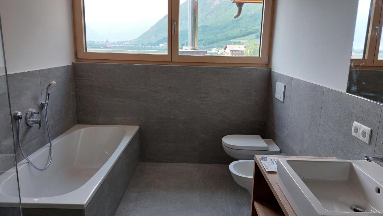 Mittelbergerhof Ferienwohnungen Vilpiano Bagian luar foto